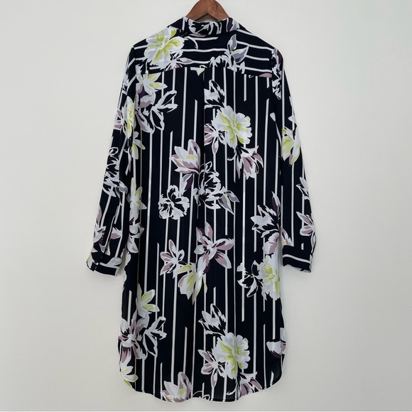 Reitmans Floral Striped Tunic Blouse Medium Side Slits Longline Lightweight - Picture 9 of 12